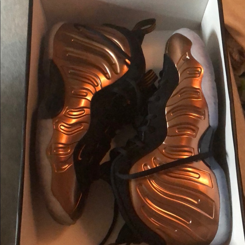 Nike foam posits